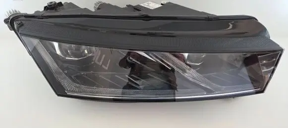 Skoda Octavia Mk4 Headlight/headlamp 030111823400 5E4941016A LE18A6419