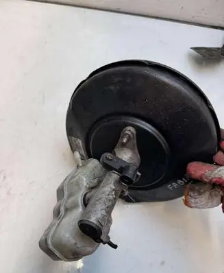 Skoda Fabia Mk2 (5J) Brake booster 6R1614105G