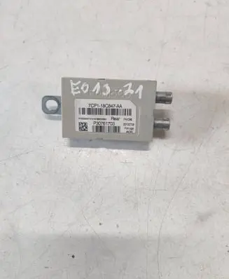 Volvo S60 Aerial antenna amplifier P30761703 7CP118C847AA