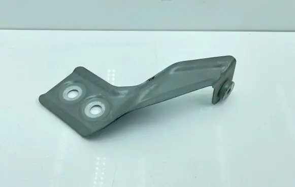 BMW 6 G32 Gran Turismo Fender mounting bracket 7415811