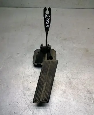 Chrysler 300M Accelerator throttle pedal 04591740AA