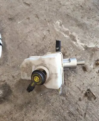 BMW 3 E92 E93 Brake fluid reservoir 03350886541