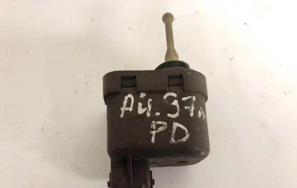 Audi A4 S4 B7 8E 8H Headlight level adjustment motor 