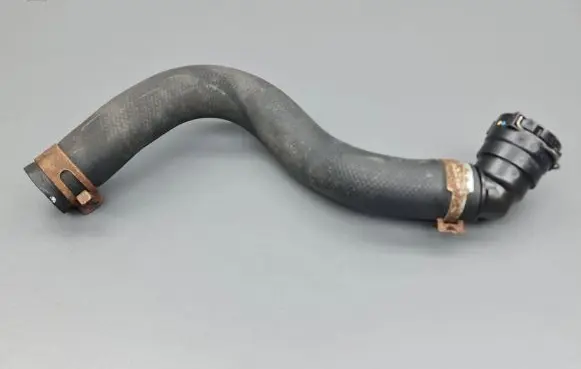 Honda CR-V Engine coolant pipe/hose