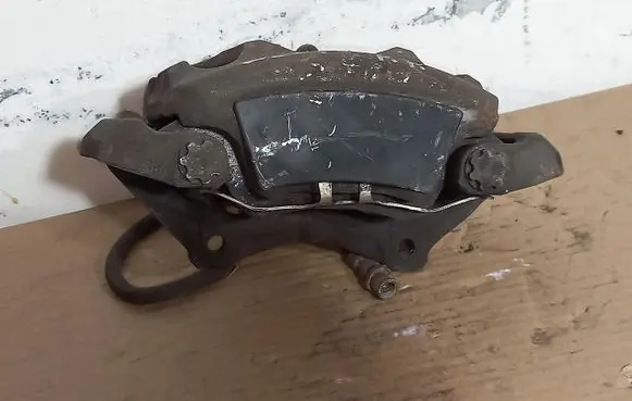 Mercedes-Benz E W212 Front brake caliper 