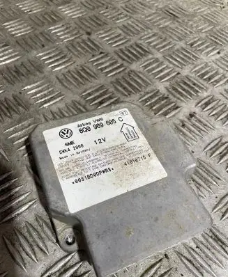 Volkswagen PASSAT B5.5 Airbag control unit/module 6Q0909605C 41010715F 5WK42900