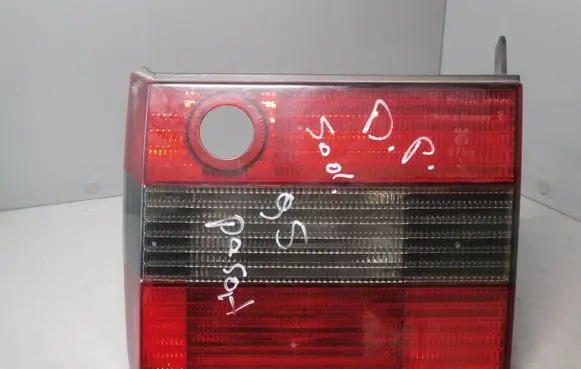 Volkswagen PASSAT B4 Tailgate rear/tail lights 3A5945108B