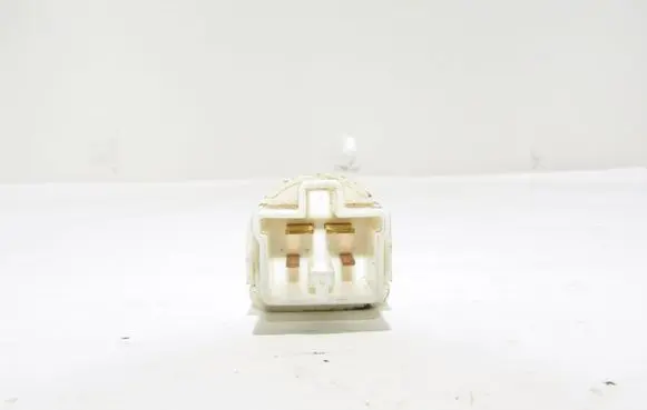 Suzuki Grand Vitara II Brake pedal sensor switch