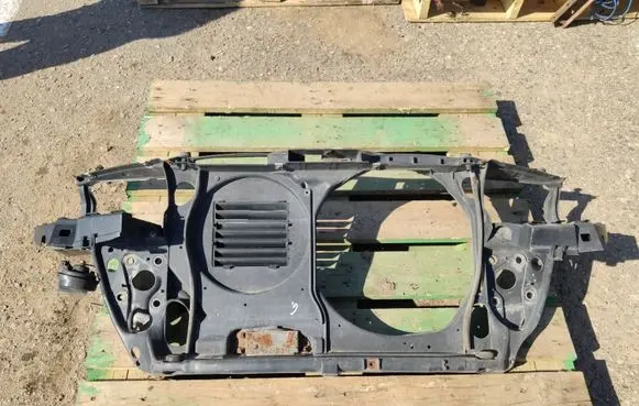Volkswagen PASSAT B5 Radiator support slam panel
