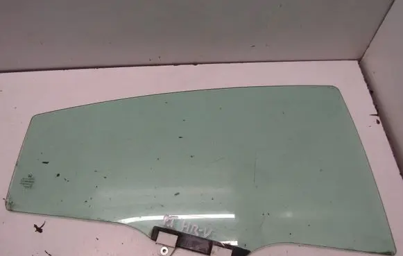 Honda HR-V Rear door window glass 