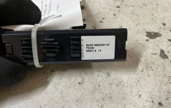 Jaguar XF X250 Glove box lock 8X23060D20AC