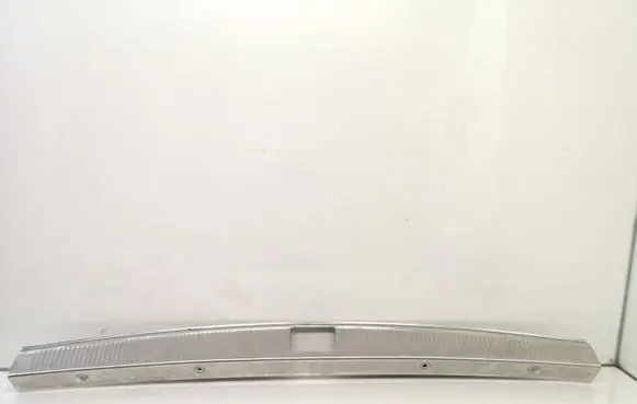 Trunk/boot sill cover protection