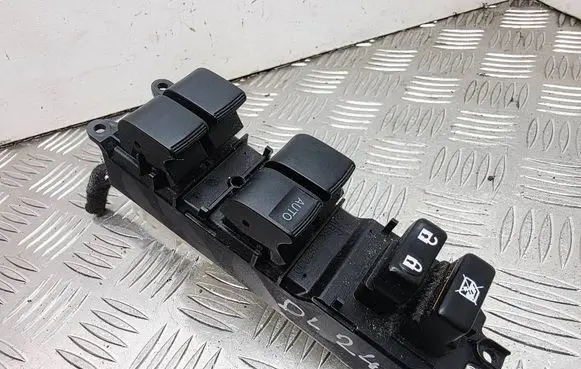 Toyota Auris E180 Electric window control switch 192830