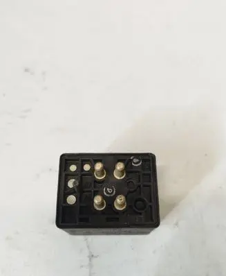 Mercedes-Benz E W124 Other relay 0015424919 8786 3085