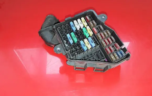 Audi A6 S6 C6 4F Fuse module 8D1941824