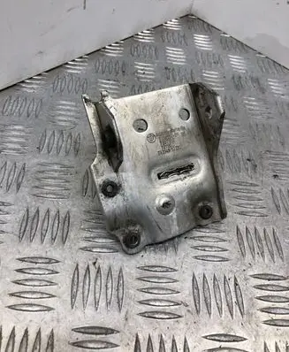 BMW 5 F10 F11 Radiator mount bracket 7207552 7211162 7186514