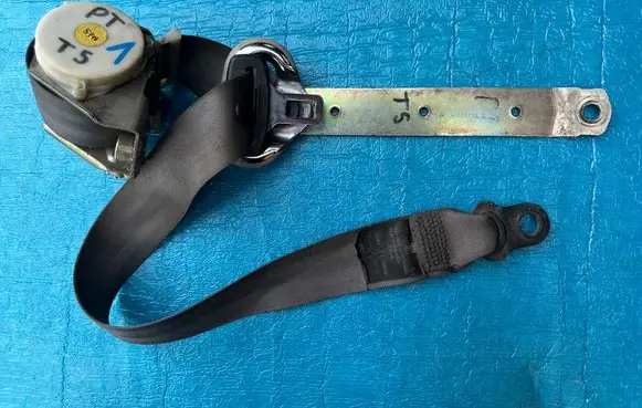 Volkswagen Transporter - Caravelle T5 Front seatbelt 7H0857816H