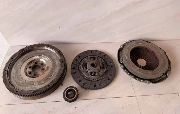 Volkswagen PASSAT B7 Clutch set kit 323082010