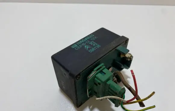 Peugeot 607 Glow plug pre-heat relay 598138