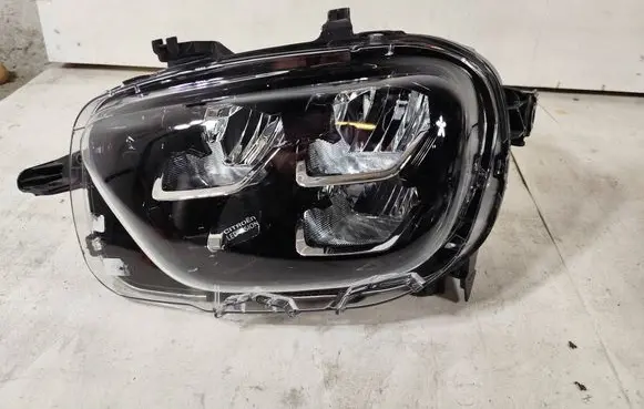 Citroen C3 Headlight/headlamp 90203172 9836267180