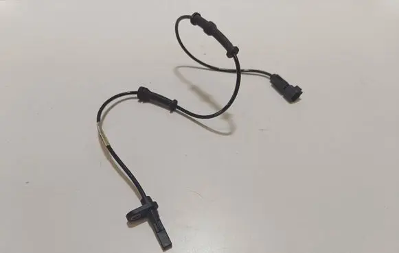 Chevrolet Camaro ABS brake wheel speed sensor 92199861