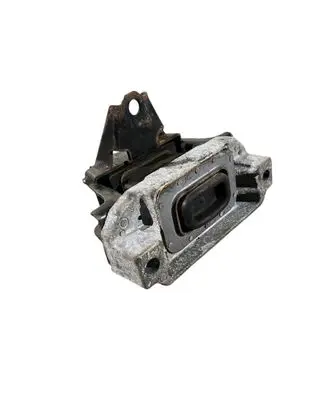 Mitsubishi Outlander Engine mount bracket