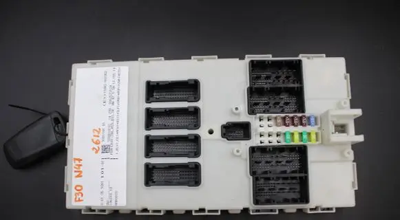 BMW 3 F30 F35 F31 Central body control module 9381101 588D16F03