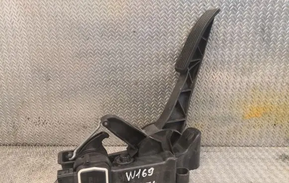 Mercedes-Benz A W169 Accelerator throttle pedal 1693000204