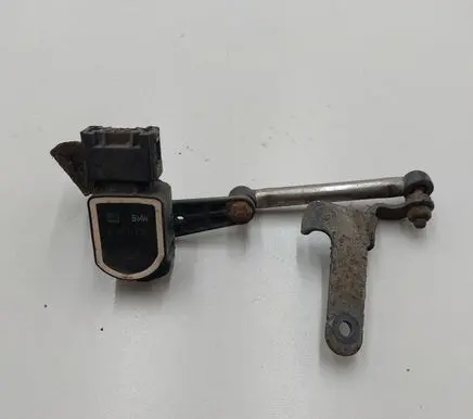 Headlight/headlamp level sensor