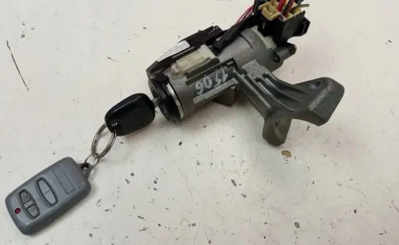 Toyota Corolla E120 E130 Ignition lock