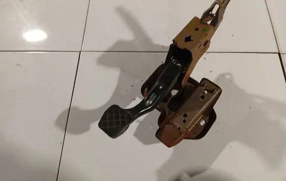 Skoda Fabia Mk2 (5J) Brake pedal 601721058AT