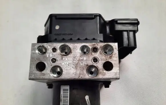 Ford Mondeo MK IV ABS Pump A6DB9A65