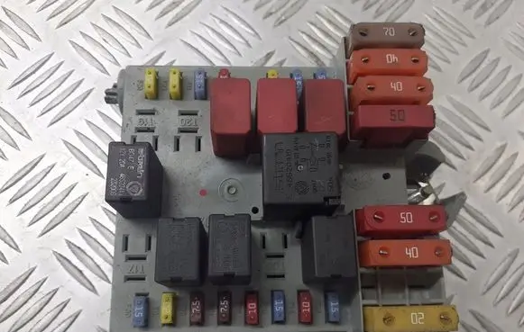 Alfa Romeo 147 Fuse box cover 50508214