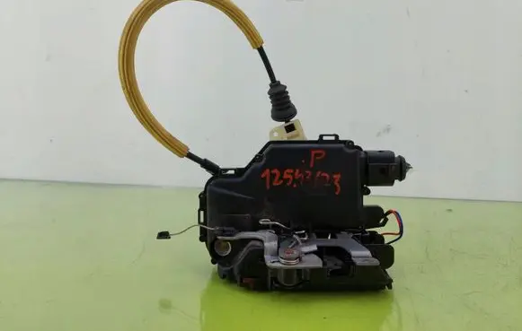 Seat Leon (1M) Front door lock 