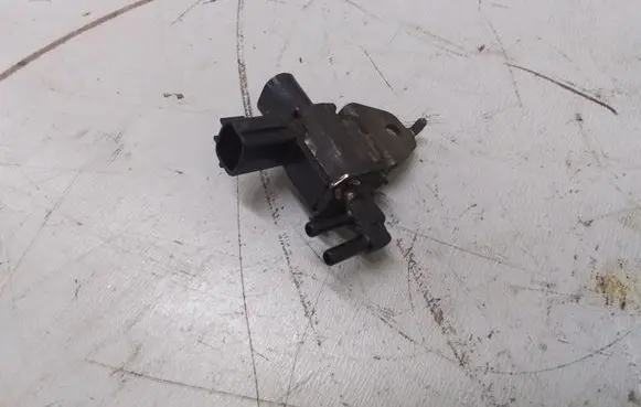 Vacuum valve