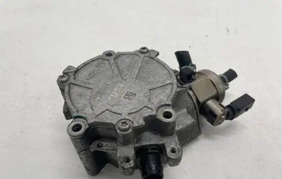 Audi A5 Vacuum pump 06G127025G
