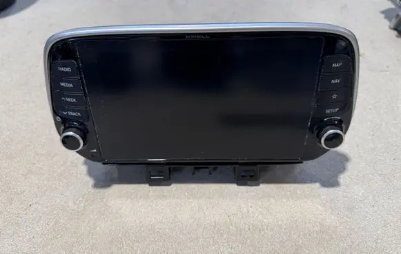 Hyundai Tucson TL Radio/CD/DVD/GPS head unit 96560D7811