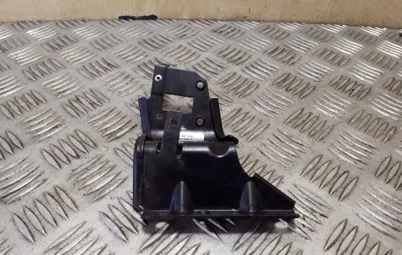 Audi A3 S3 8P Other engine bay part 1K0131552H