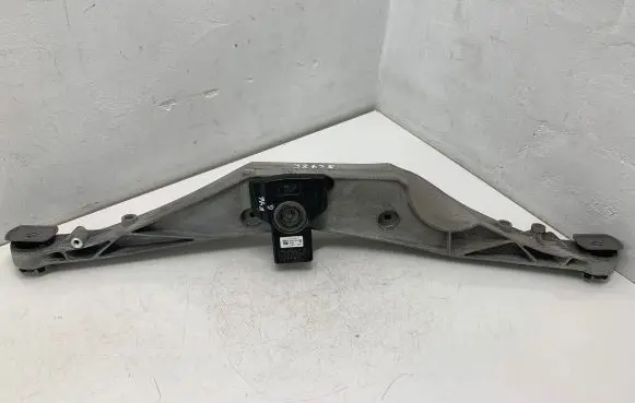 BMW 2 F46 Rear differential/diff mount bracket 33366852896 6868778