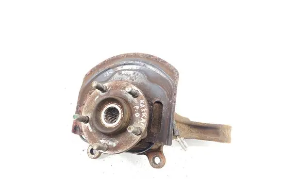 Nissan Qashqai Front wheel hub spindle knuckle