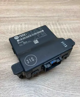 Volkswagen Golf V Gateway control module 1K0907530H 1K0907951