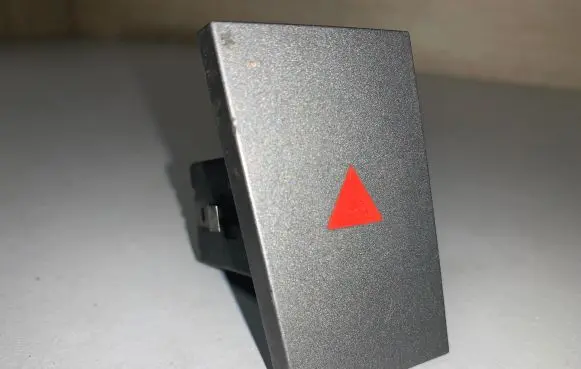 Opel Signum Hazard light switch 13549909
