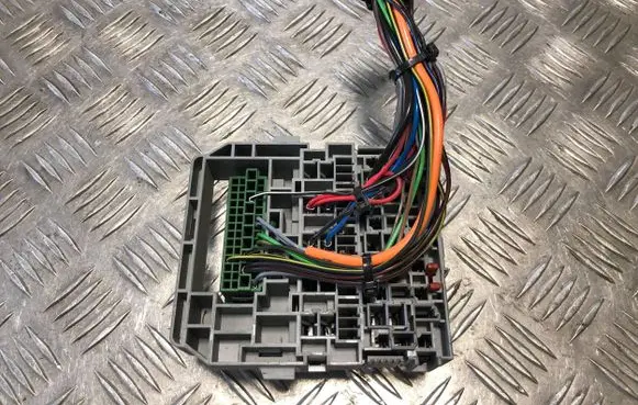 Opel Meriva A Fuse module 13172923000
