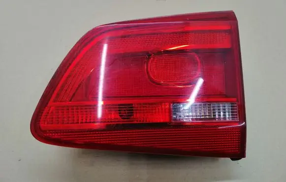 Volkswagen Touran II Tailgate rear/tail lights