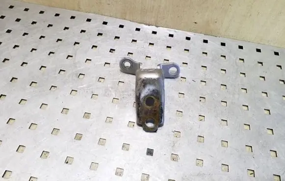Honda CR-V Front door upper hinge