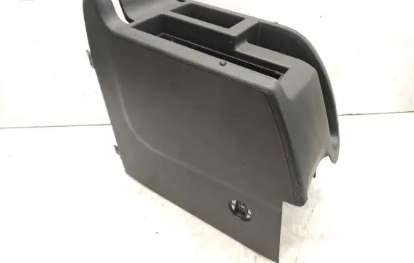 Volkswagen Golf Plus Center console 5M0863323AA