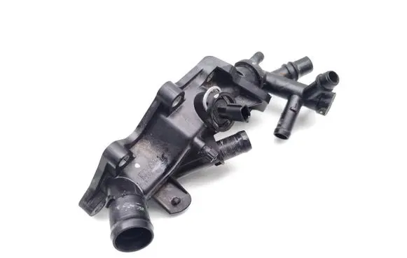 Renault Clio IV Thermostat/thermostat housing 110608635R