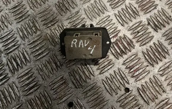 Toyota RAV 4 (XA20) Heater blower fan relay 