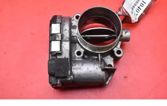 Volvo V70 Throttle body valve 8692720