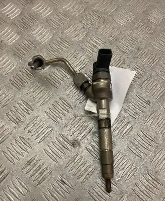 BMW X4 F26 Fuel injector 8514148